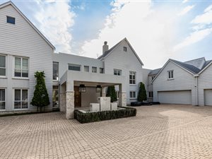 6 Bed House in Houghton Estate