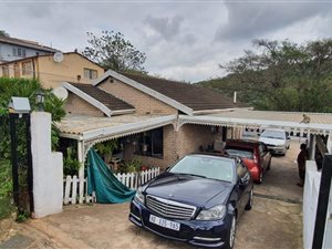 3 Bed House in Shallcross