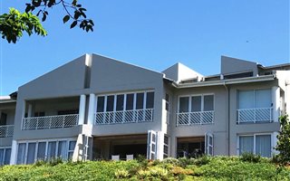 3 Bedroom Apartment in Shakas Rock
