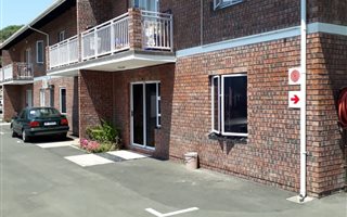 2 Bedroom Flat in Warrenton