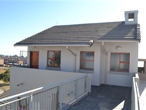 1 Bed Apartment in Midridge Park