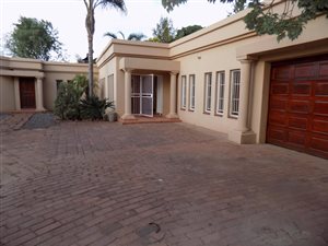 4 Bed House in Waterkloof Ridge