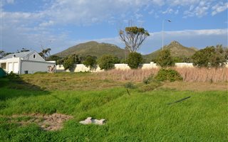 799 m² Land available in Bluewater Estate