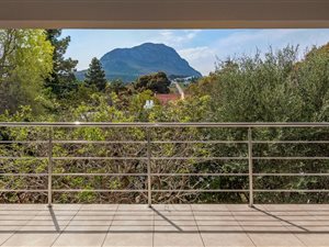 4 Bed House in Helena Heights