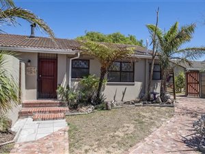 3 Bed House in Brackenfell Central