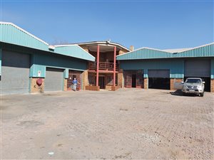 1200 m² Industrial space in Brakpan North