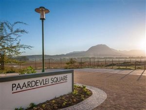 3 Bed Apartment in Paardevlei