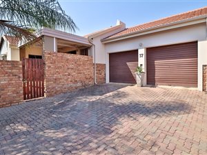 3 Bed Townhouse in Amberfield Manor