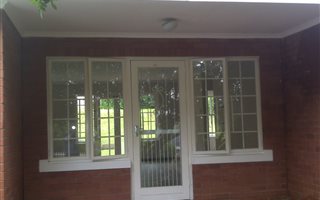 2 Bedroom Townhouse in Hayfields