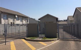 3 Bedroom Duplex in Die Heuwel