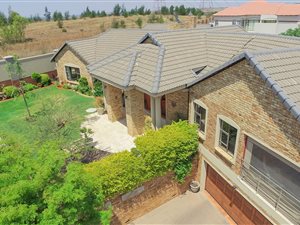 5 Bedroom House in Rietvlei Ridge Country Estate