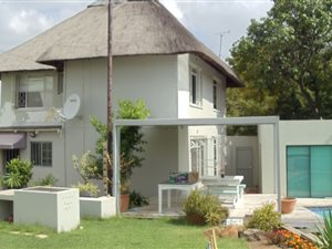 3 Bed House in Fontainebleau