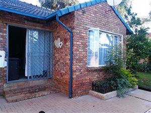 2 Bed Townhouse in Rooihuiskraal North