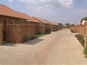2 Bedroom House in Amberfield