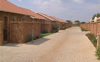 2 Bedroom House in Amberfield