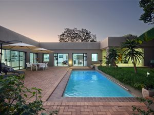 4 Bed House in Quellerina