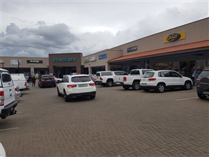 150 m² Commercial space in Woodland Hills