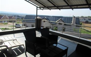 3 Bedroom Townhouse in Boschkop