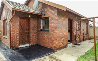 3 Bedroom House in Naturena