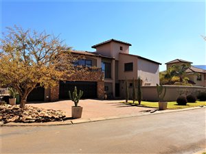 4 Bed House in Melodie