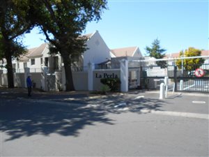 2 Bed Apartment in Paarl