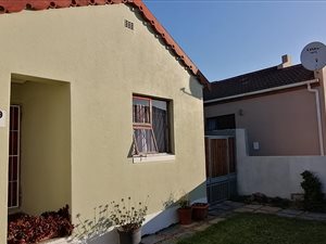 3 Bed House in Strandfontein