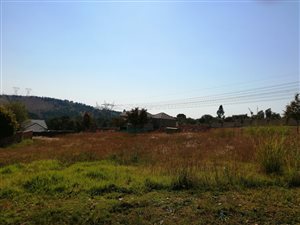 990 m² Land available in Rietvalleirand