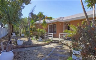 4 Bedroom House in Goodwood