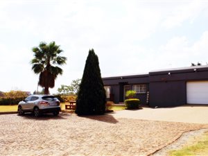 3 Bed House in Blue Hills