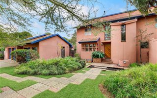 4 Bedroom House in Cedar Lakes