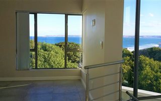 2 Bedroom Flat in Reebok