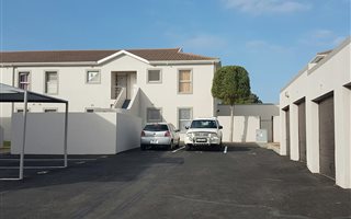 2 Bedroom Apartment in Flamingo Vlei