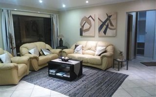 2 Bedroom House in Diaz Beach
