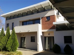 180 m² Office Space in Westdene