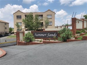 2 Bed Apartment in Bloubosrand