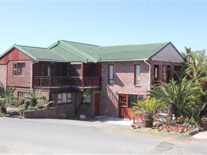 6 Bedroom House in Cove Rock