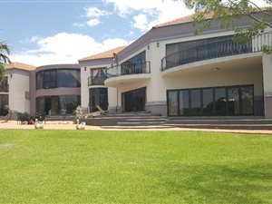 2900 m² Hotel in Marlbank