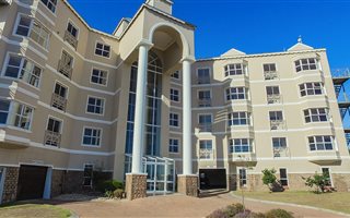 3 Bedroom Apartment in Aston Bay