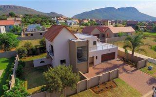 4 Bedroom House in Leloko