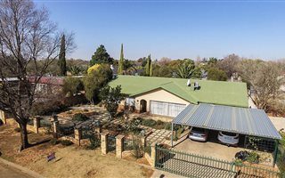 3 Bedroom House in Fichardtpark
