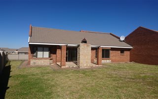 3 Bedroom Cluster in Bayswater