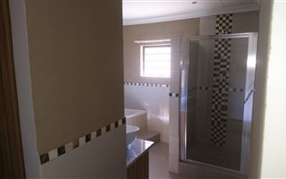3 Bedroom Cluster in Bayswater