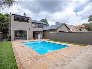 3 Bed House in Silver Lakes