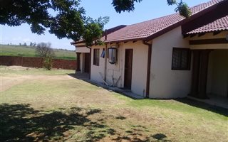 3 Bedroom House in Pine Ridge