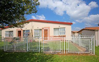 2 Bedroom Townhouse in Ridgeway