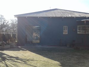 Bachelor apartment in Kroonstad