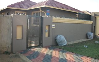 3 Bedroom House in Leondale