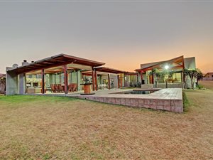 4 Bed House in Mooikloof Heights