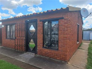 2 Bed House in Blomanda