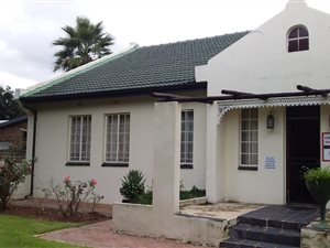 9 Bedroom House in Erasmus Park